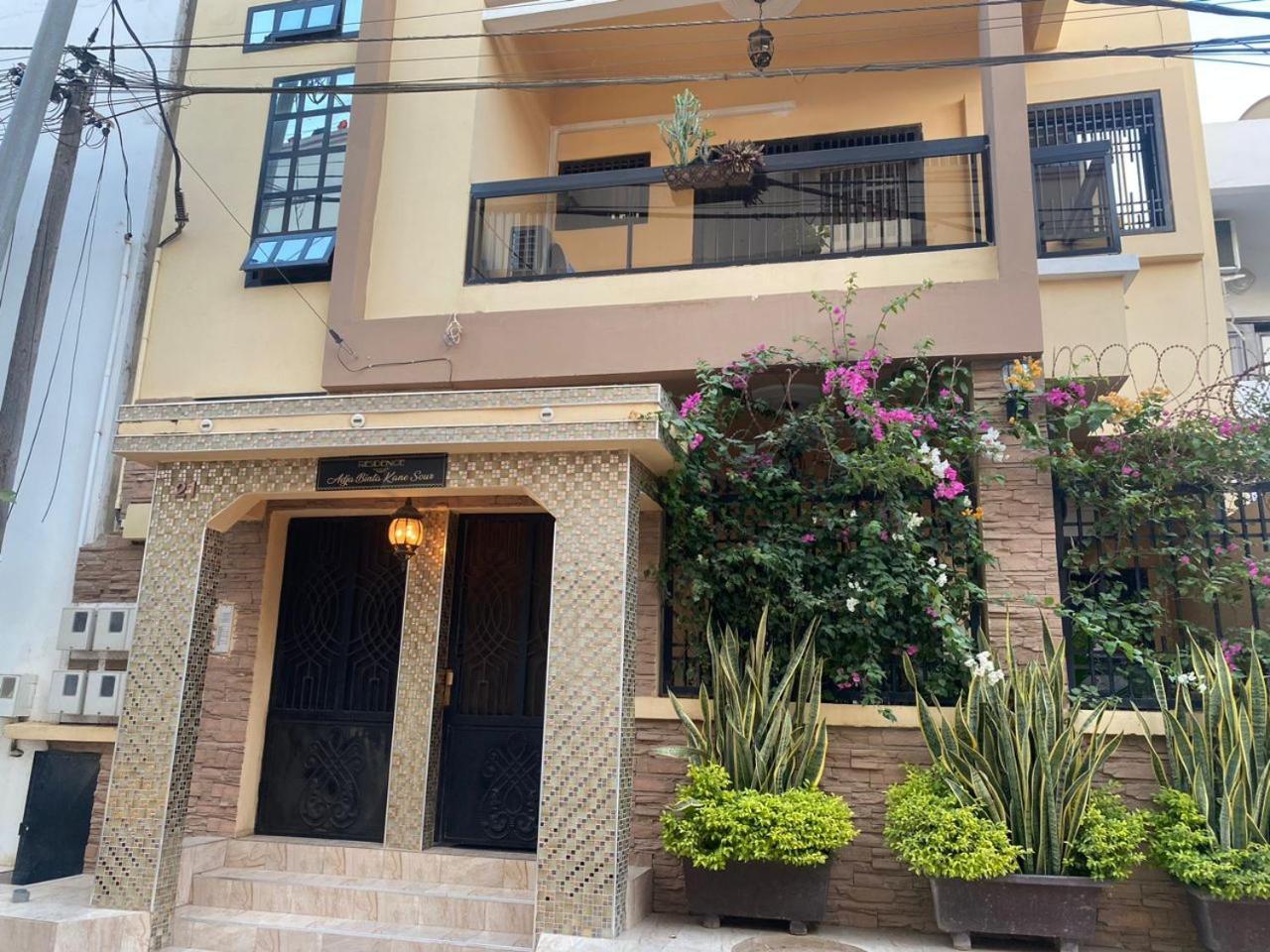 Residence Adja Binta Kane Sour Dakar Exteriör bild
